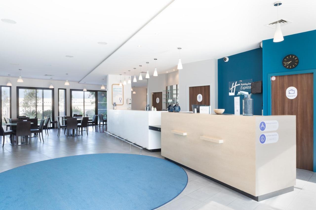 Holiday Inn Express - Marseille Airport, An Ihg Hotel Vitrolles  Ngoại thất bức ảnh