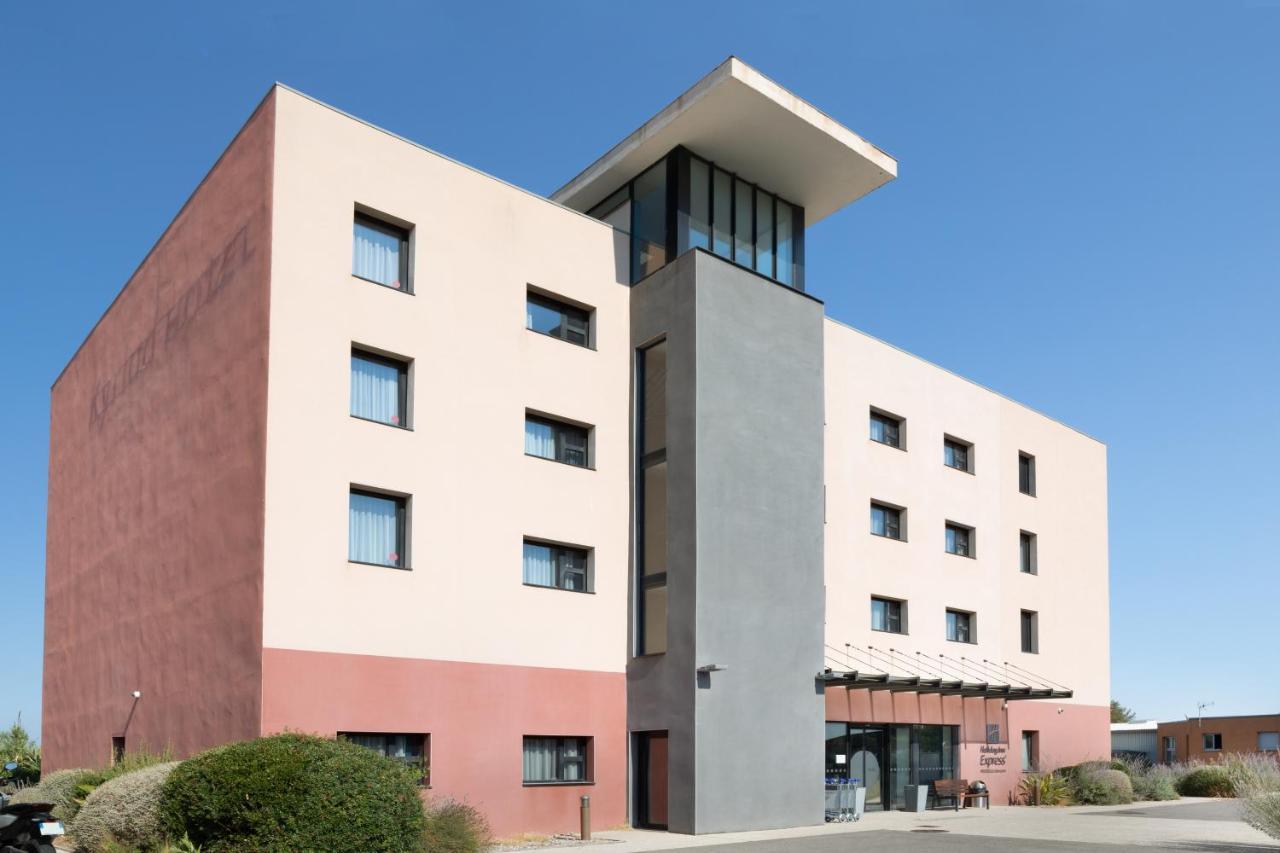 Holiday Inn Express - Marseille Airport, An Ihg Hotel Vitrolles  Ngoại thất bức ảnh