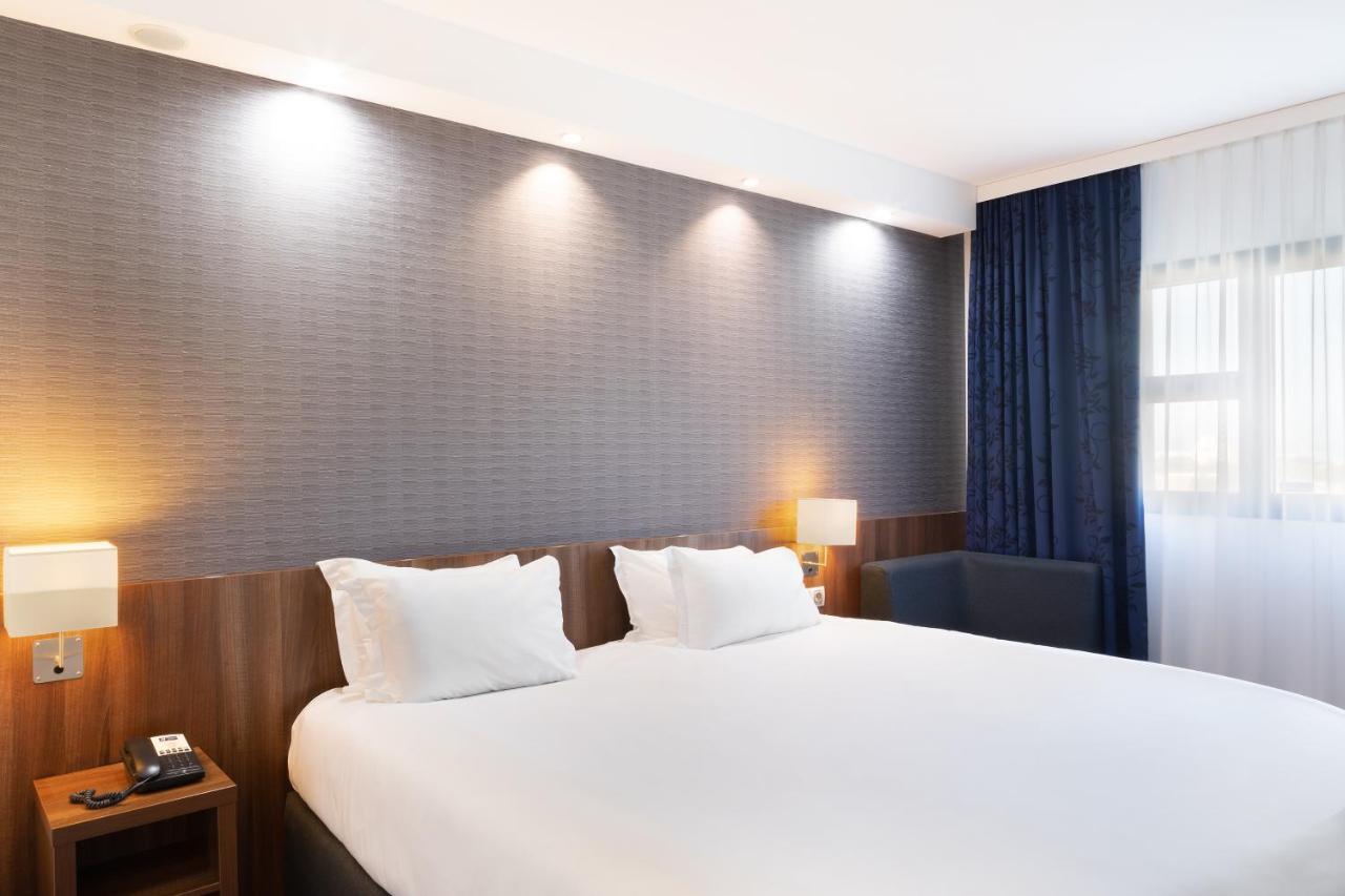 Holiday Inn Express - Marseille Airport, An Ihg Hotel Vitrolles  Ngoại thất bức ảnh