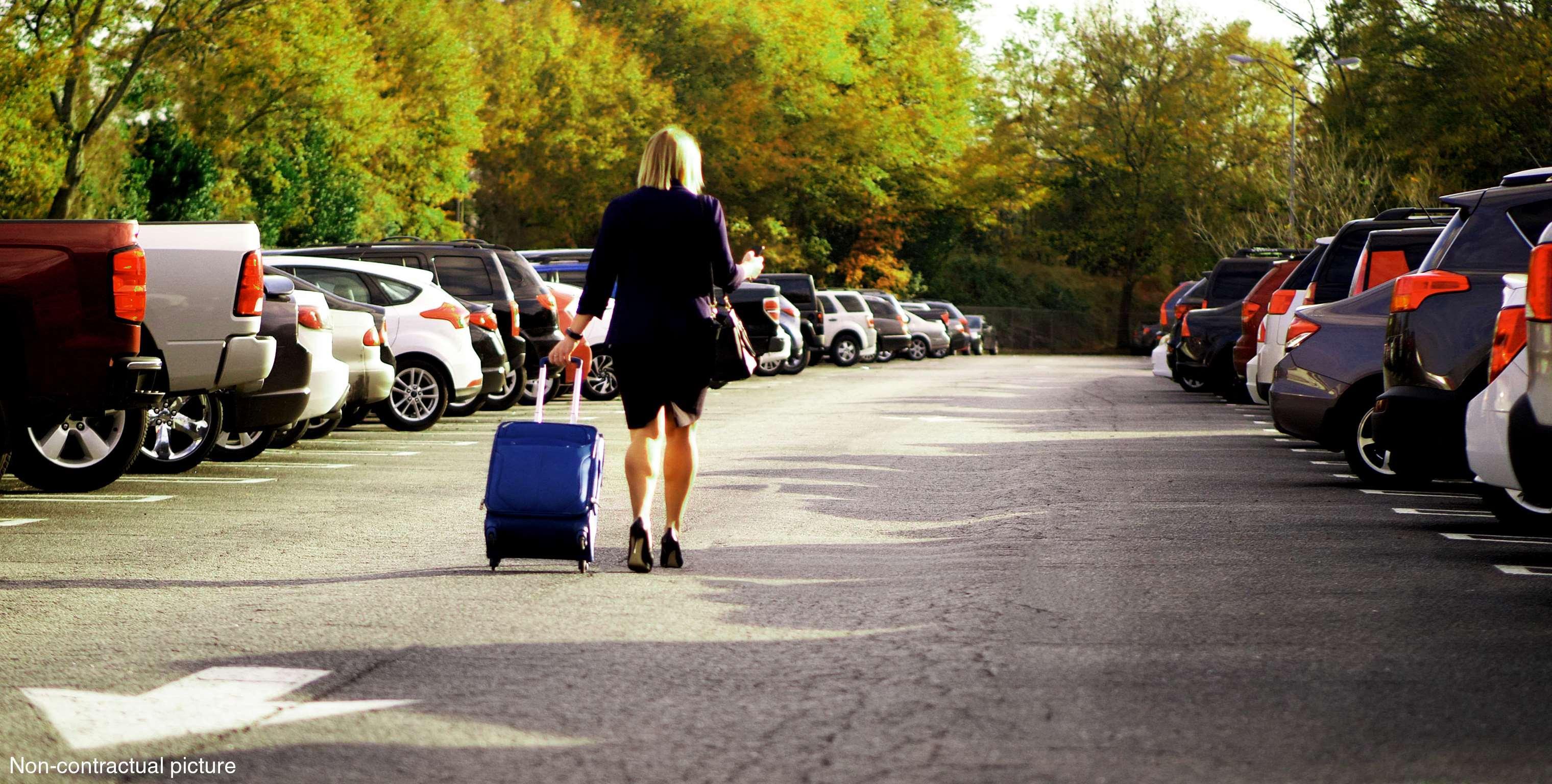 Holiday Inn Express - Marseille Airport, An Ihg Hotel Vitrolles  Ngoại thất bức ảnh