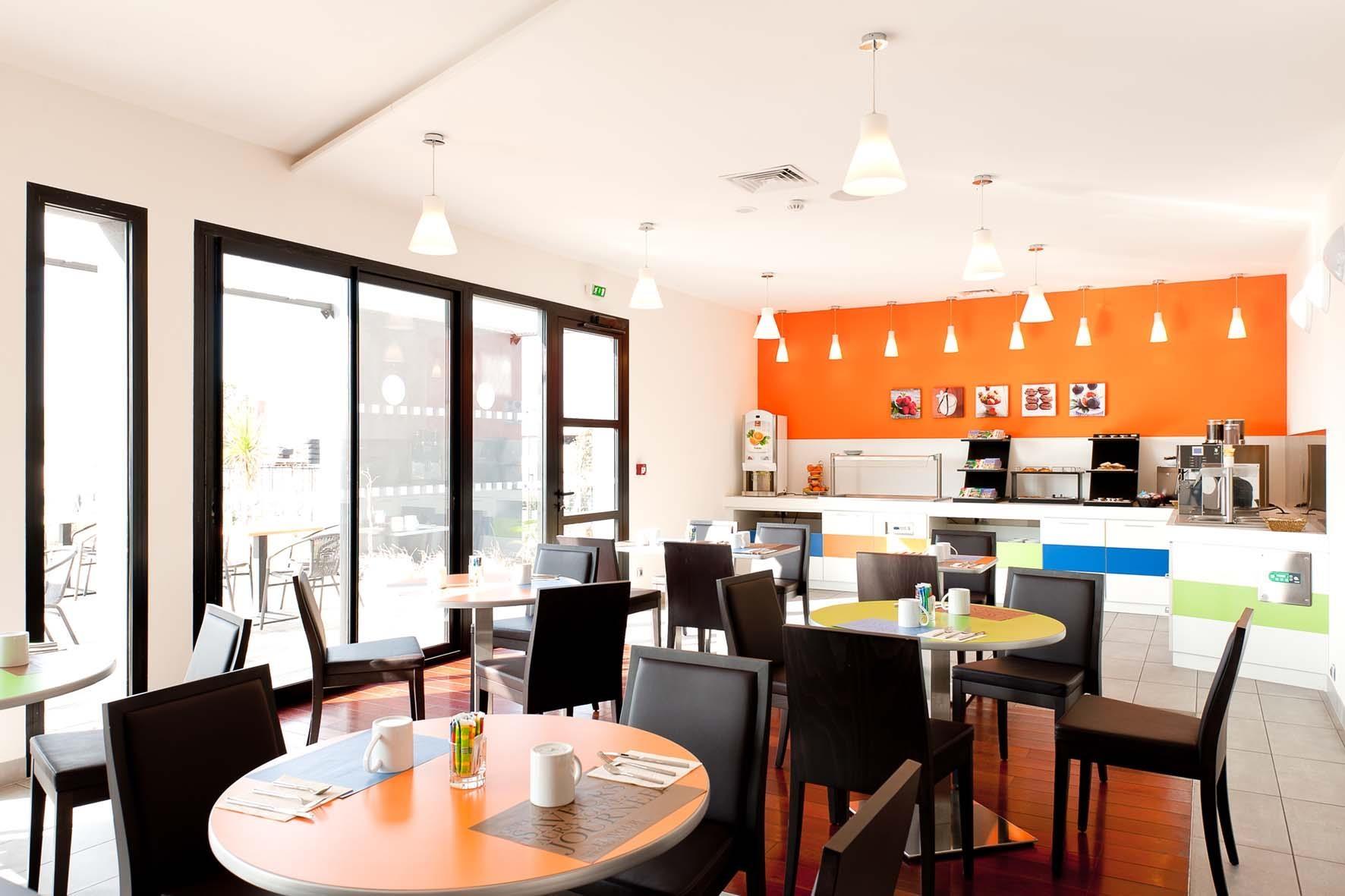 Holiday Inn Express - Marseille Airport, An Ihg Hotel Vitrolles  Ngoại thất bức ảnh