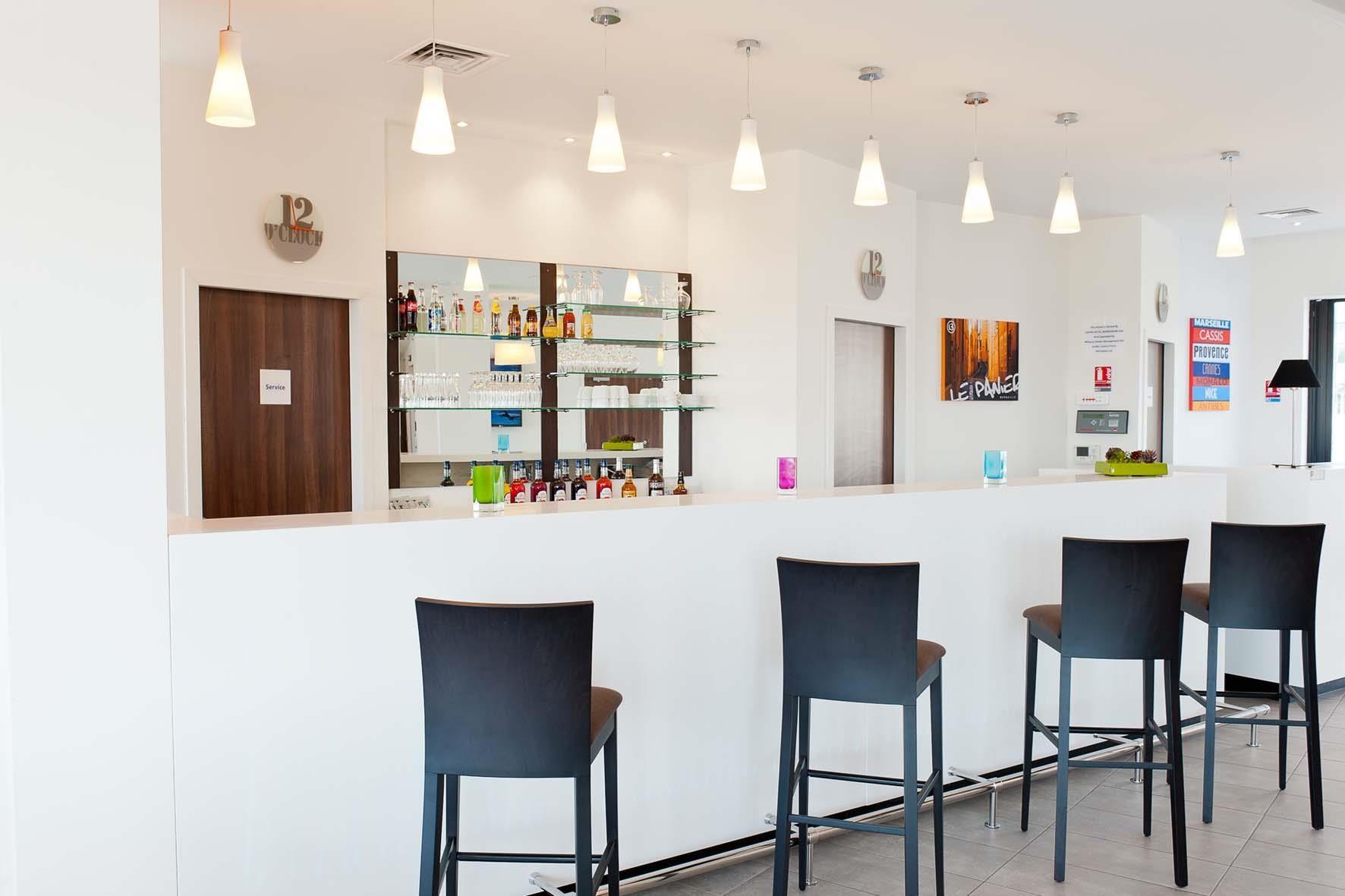 Holiday Inn Express - Marseille Airport, An Ihg Hotel Vitrolles  Ngoại thất bức ảnh