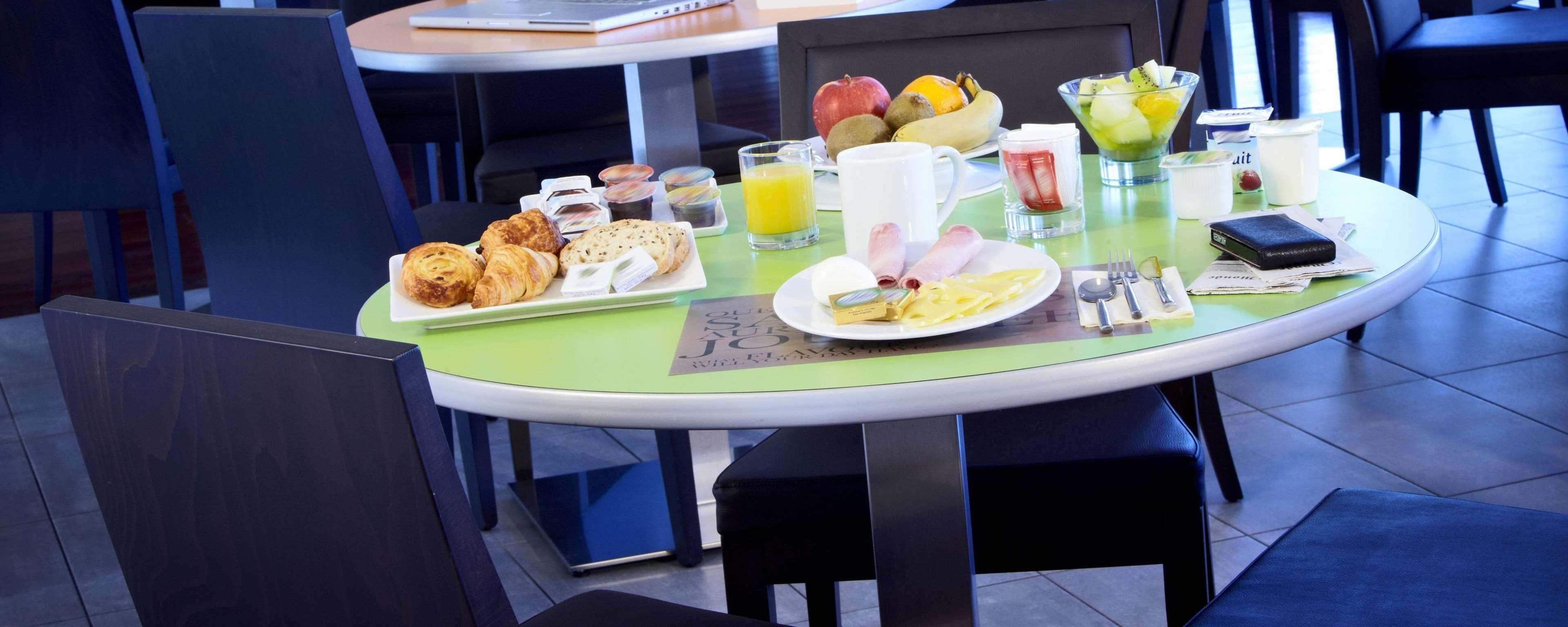 Holiday Inn Express - Marseille Airport, An Ihg Hotel Vitrolles  Ngoại thất bức ảnh