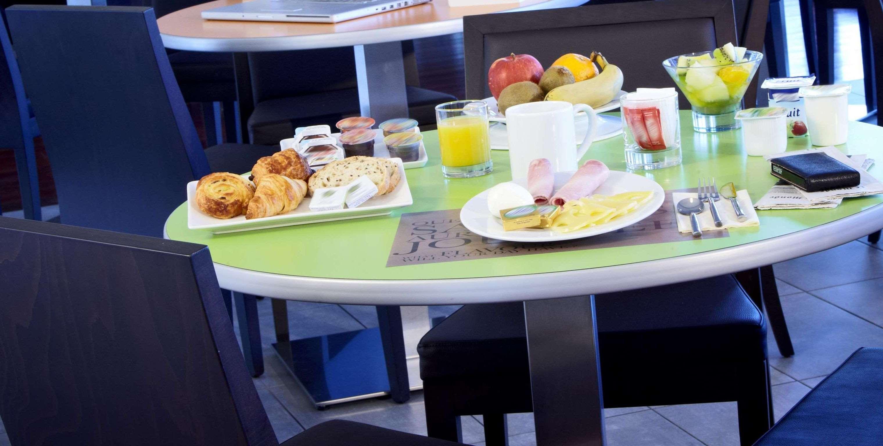 Holiday Inn Express - Marseille Airport, An Ihg Hotel Vitrolles  Ngoại thất bức ảnh