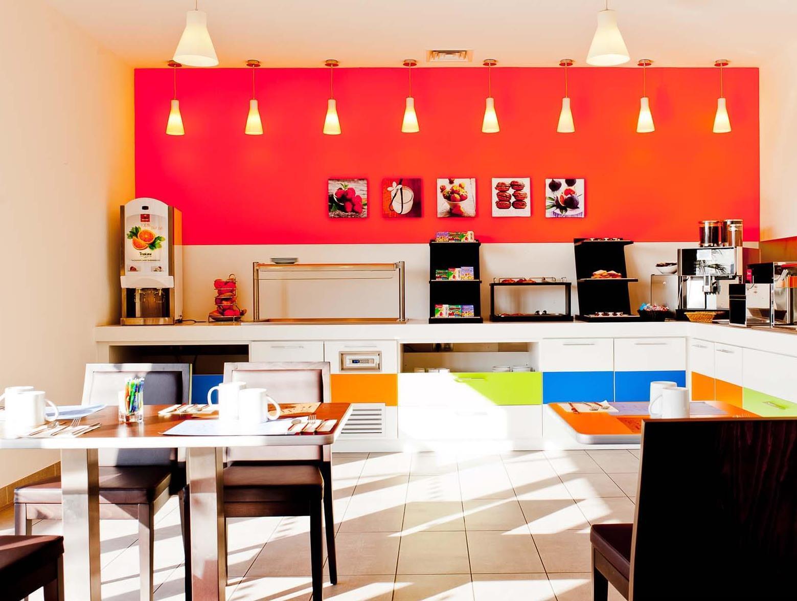Holiday Inn Express - Marseille Airport, An Ihg Hotel Vitrolles  Ngoại thất bức ảnh